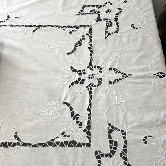 Vintage European Linen Embroidery Cutwork Table Cloth 93” x 126” - Picture 6 of 16
